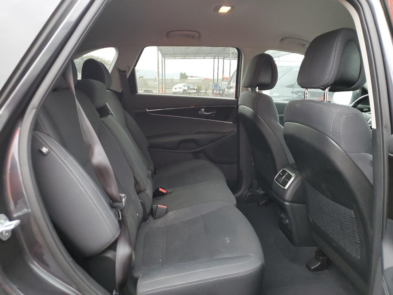 2016 Kia Sorento - Image 11