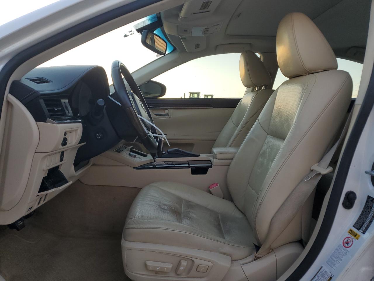2013 Lexus ES - Image 7
