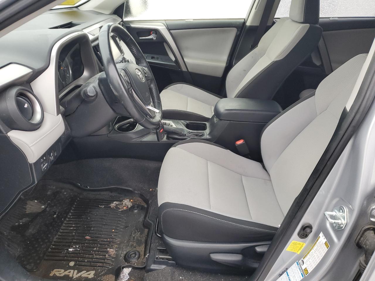 2017 Toyota RAV 4 - Image 7