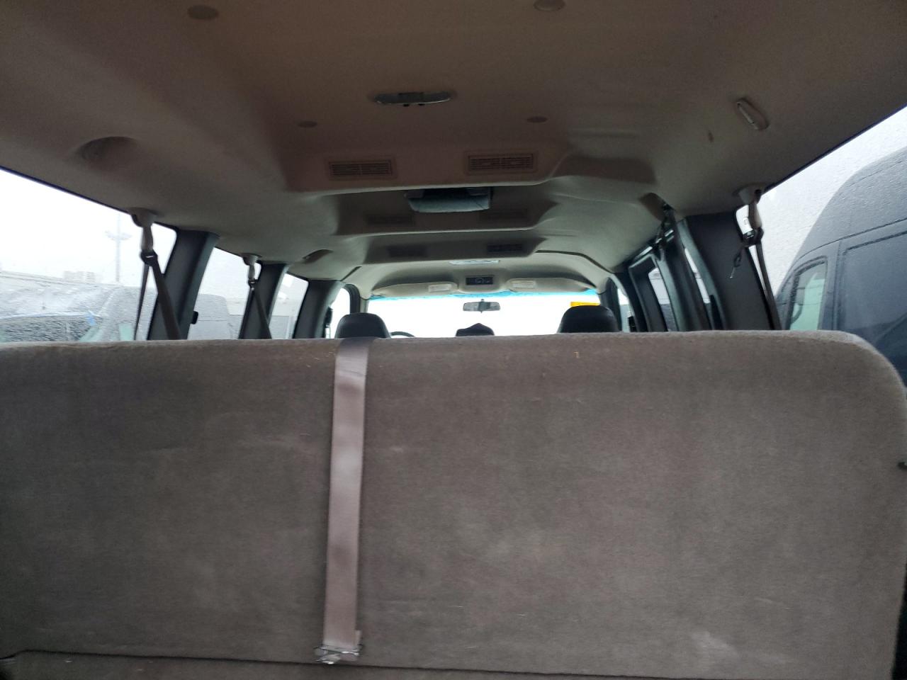 2006 GMC Savana - Image 10