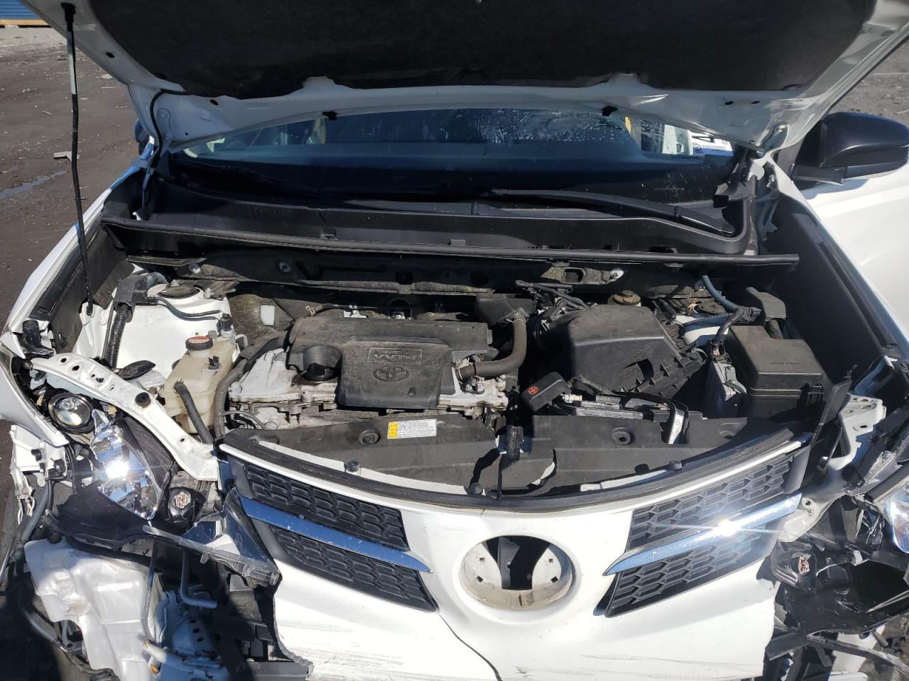 2015 Toyota RAV 4 - Image 13