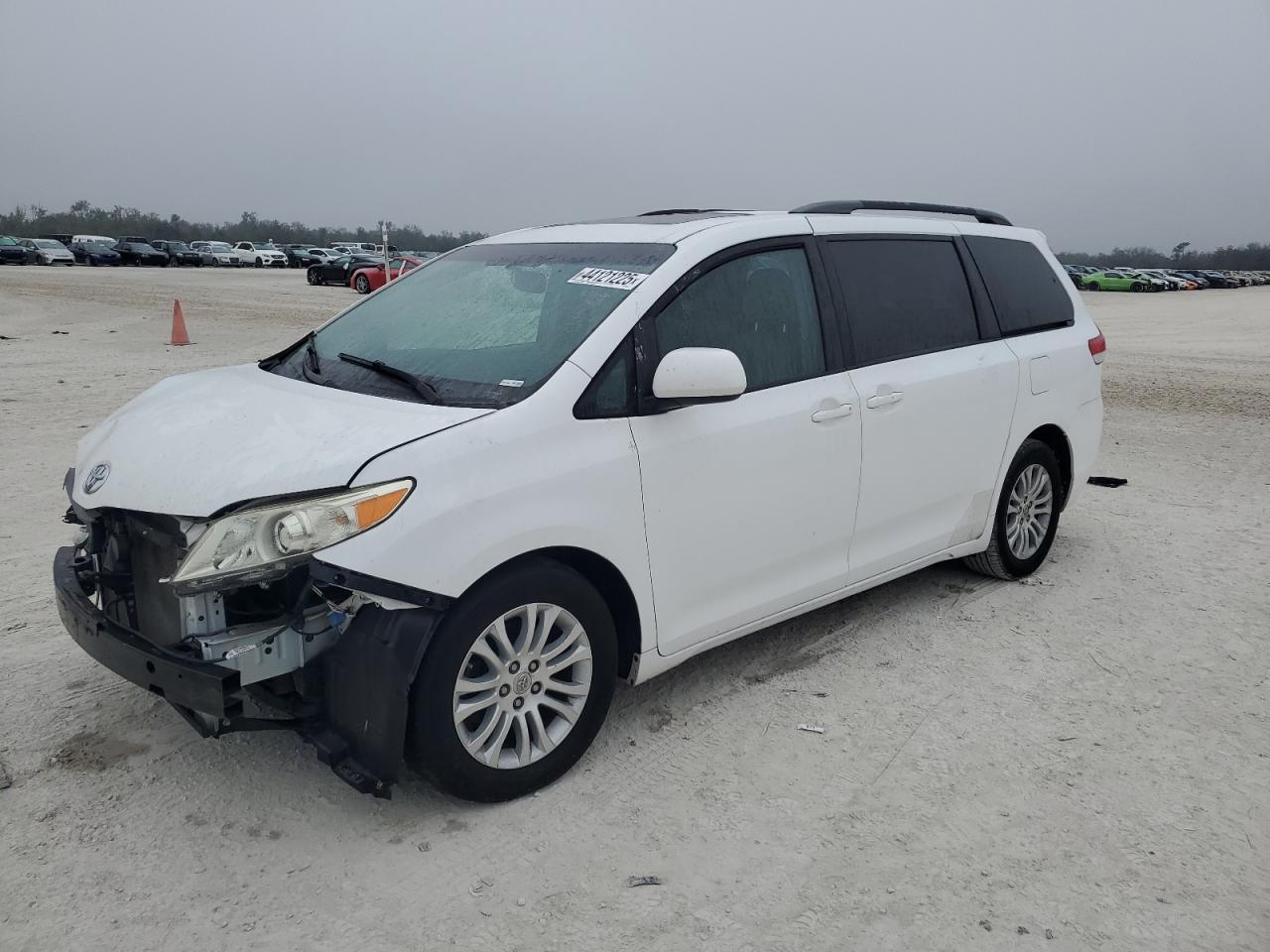 2014 Toyota Sienna - Image 1