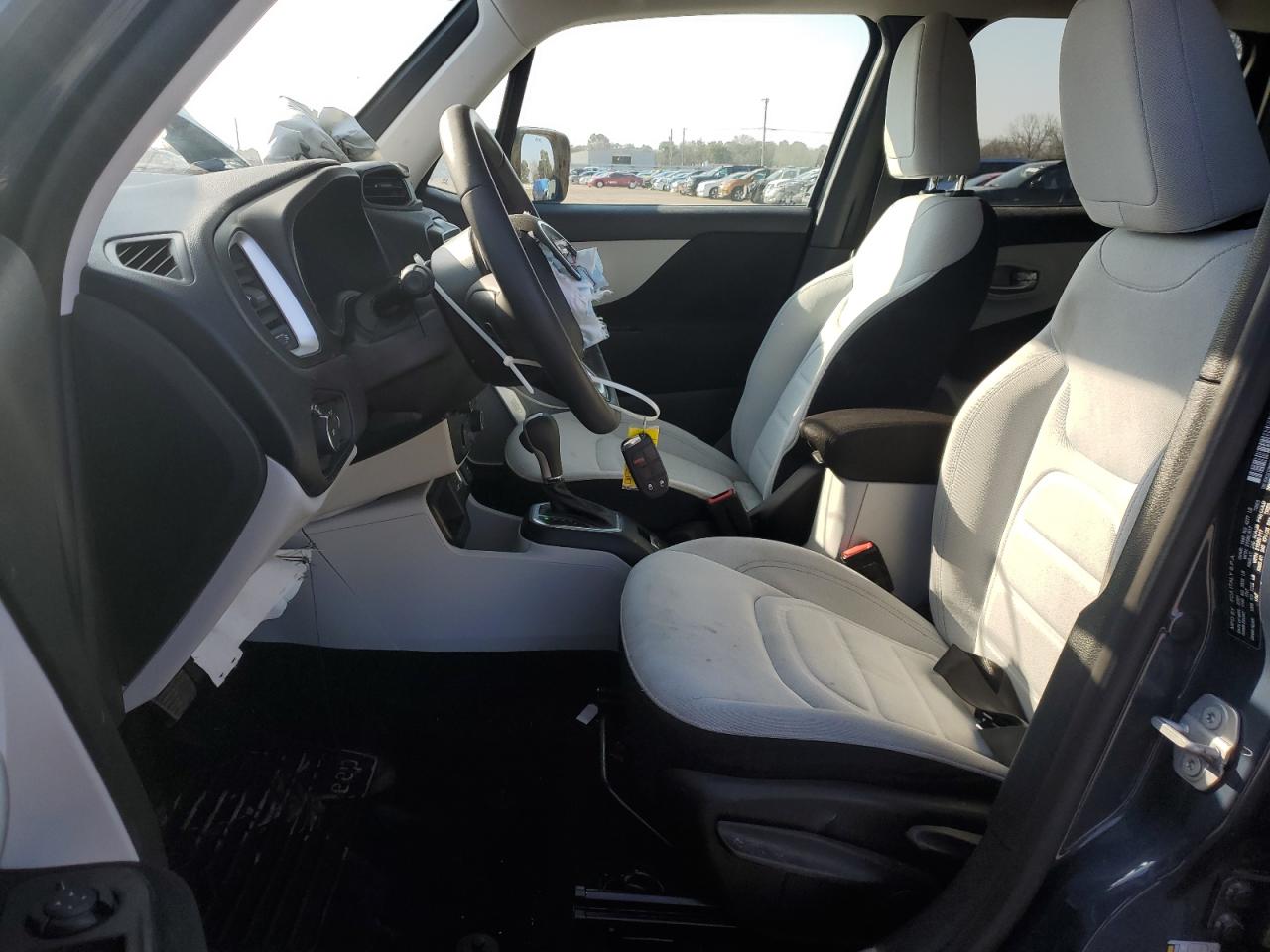 2021 Jeep Renegade - Image 7