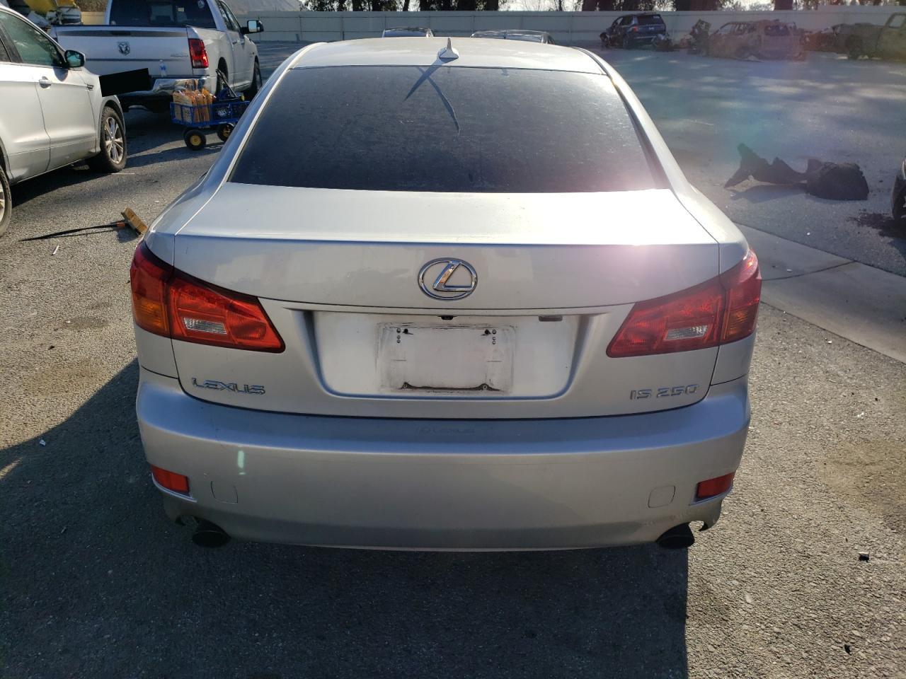 2007 Lexus IS - Image 6