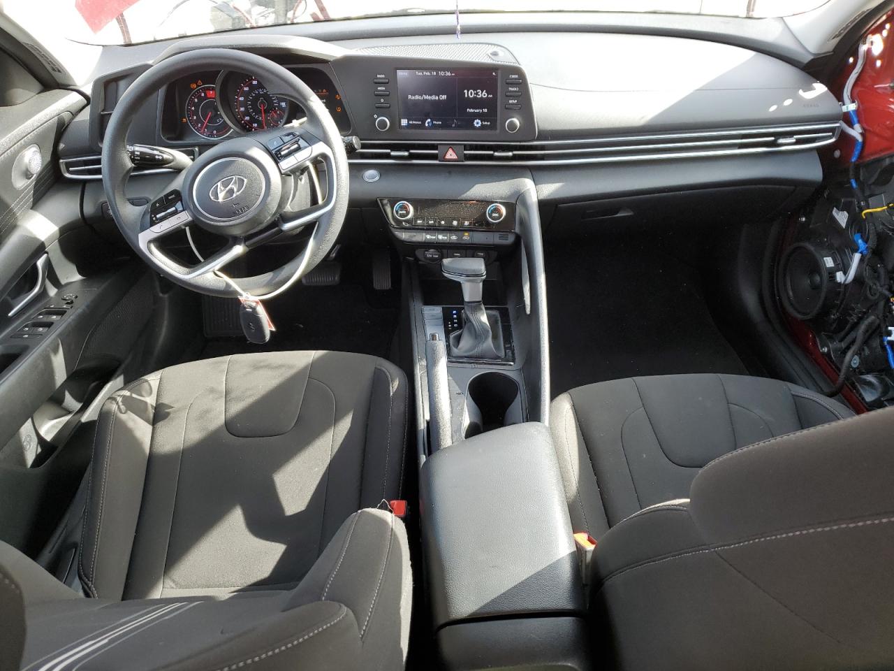 2022 Hyundai Elantra - Image 8
