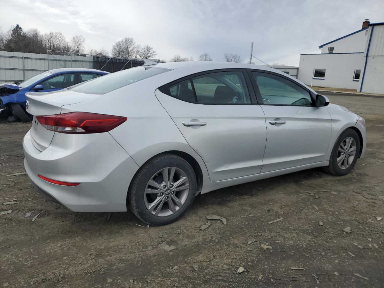 2017 Hyundai Elantra - Image 3