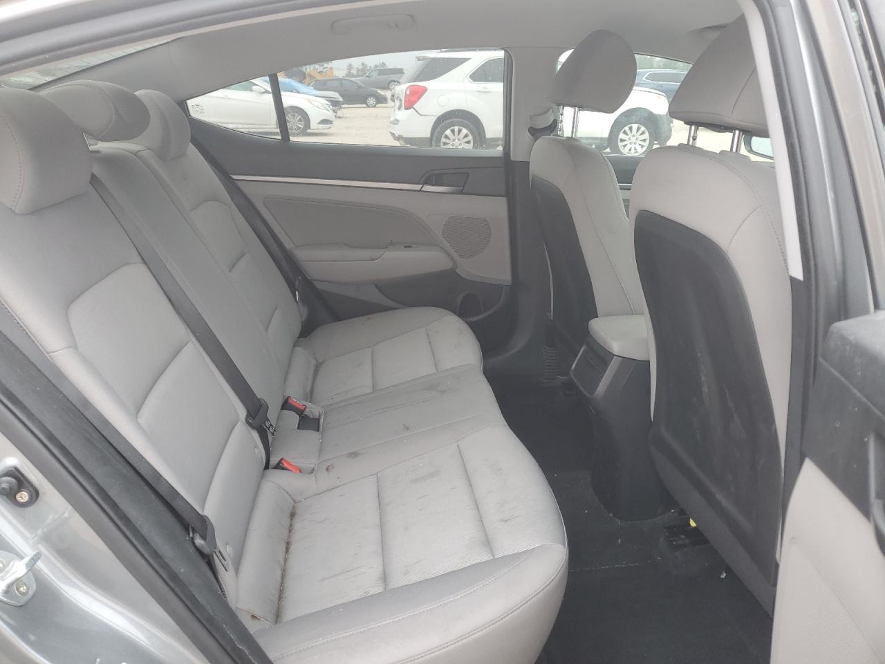 2018 Hyundai Elantra - Image 11