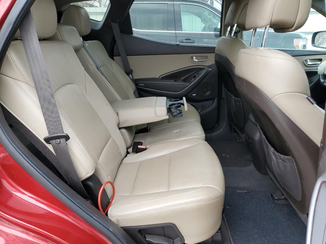 2013 Hyundai Santa Fe - Image 11