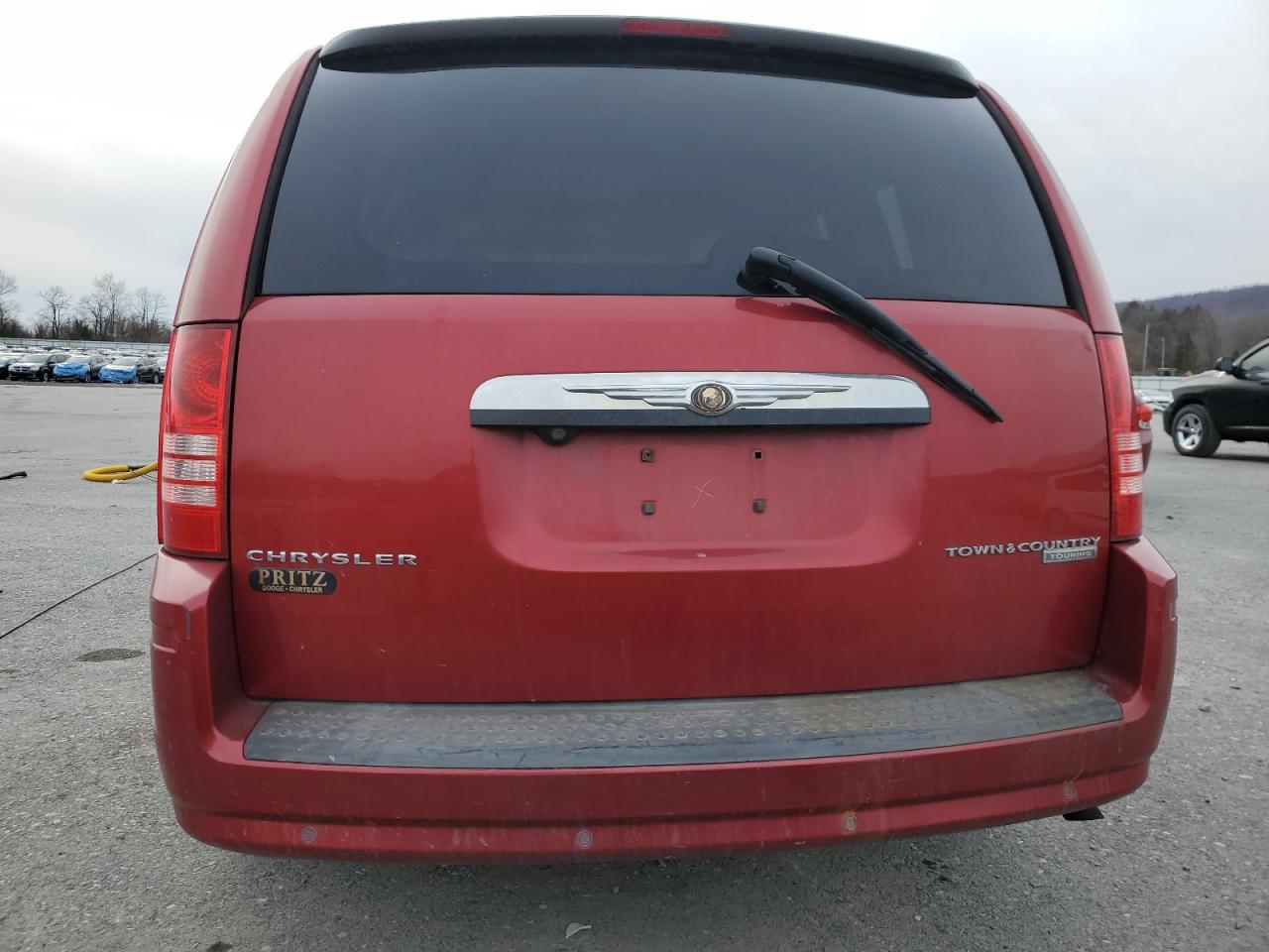 2010 Chrysler Town & Country - Image 6