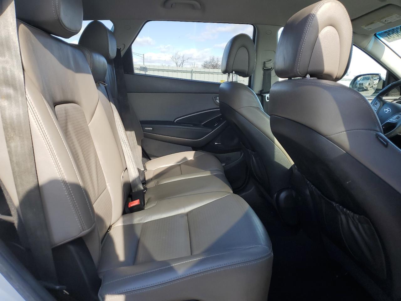 2013 Hyundai Santa Fe - Image 11