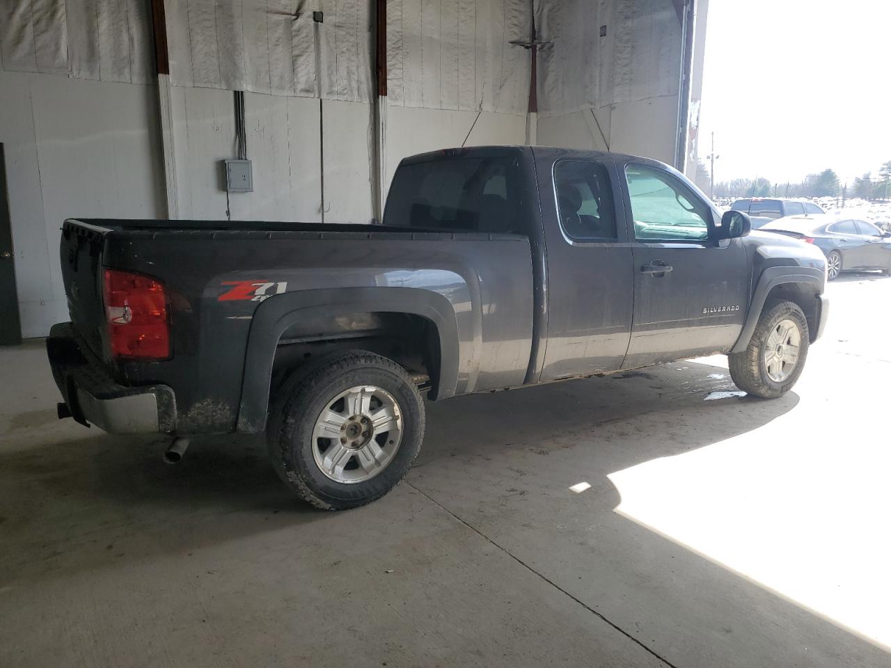 2011 Chevrolet Silverado - Image 3