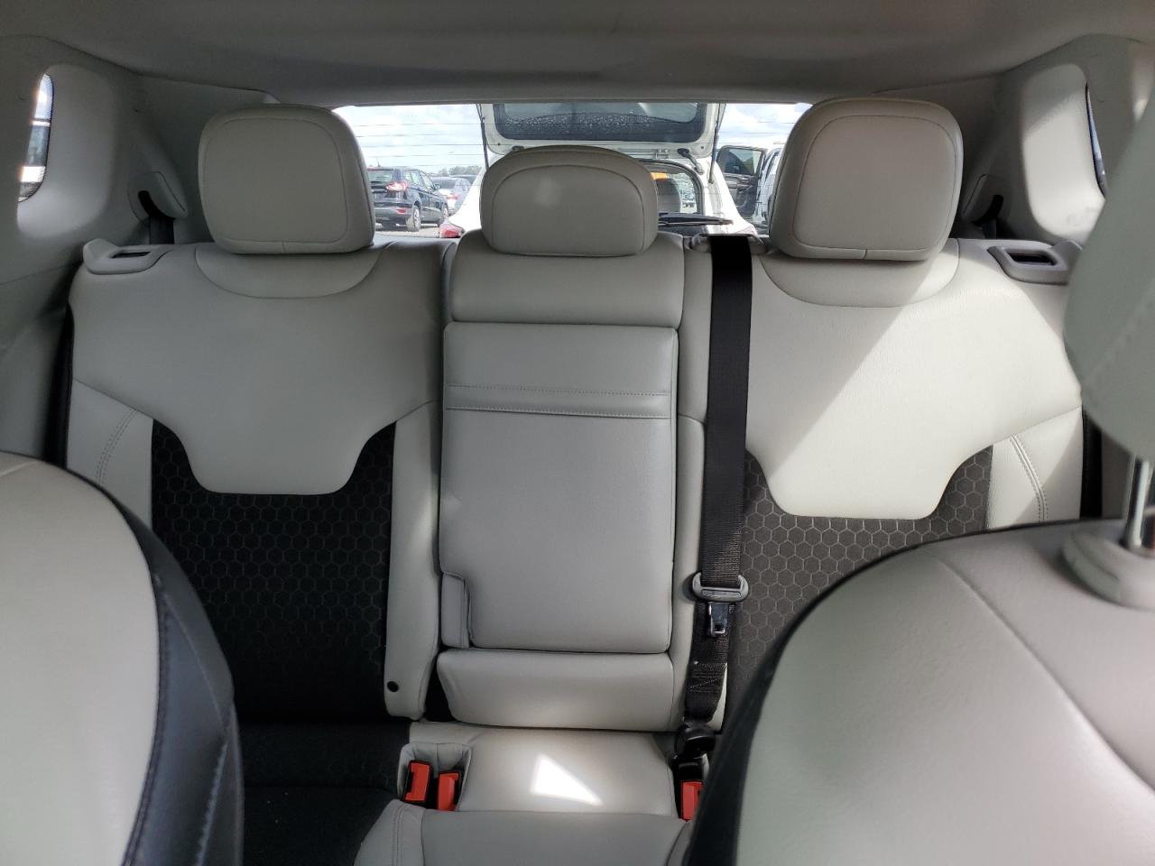 2018 Jeep Compass - Image 10