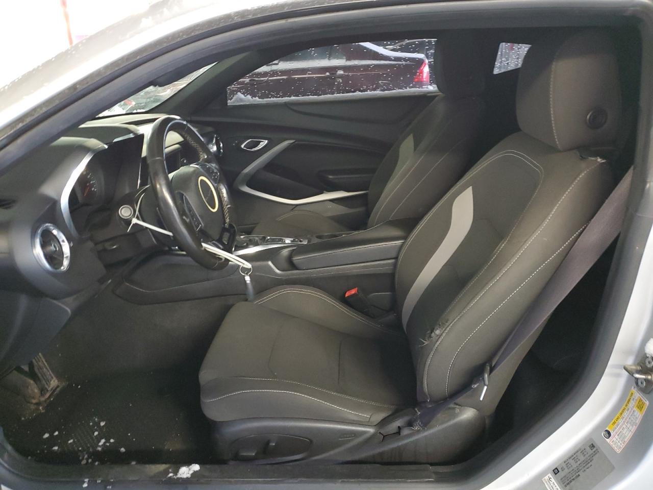 2017 Chevrolet Camaro - Image 7