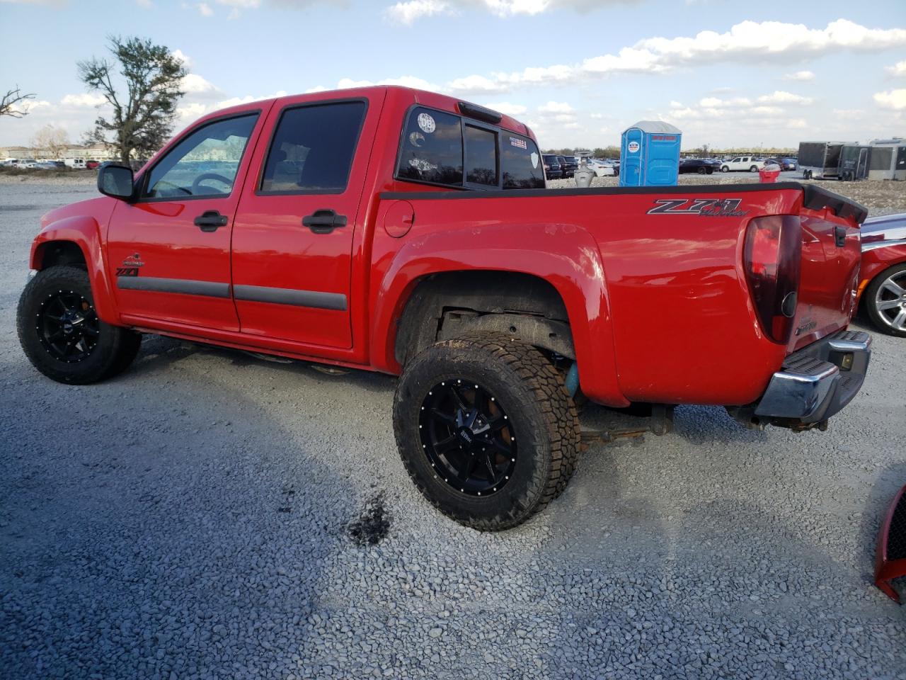 2004 Chevrolet Colorado - Image 2