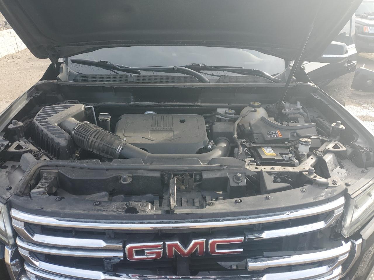 2022 GMC Acadia - Image 12