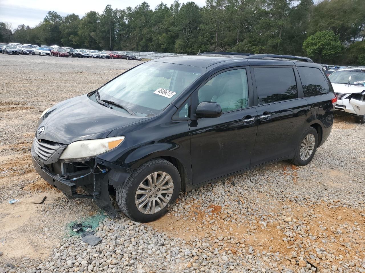 2013 Toyota Sienna - Image 1
