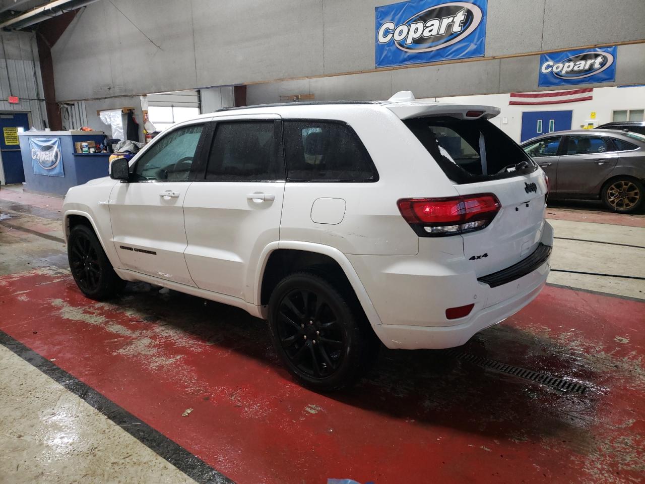 2017 Jeep Grand Cherokee - Image 2