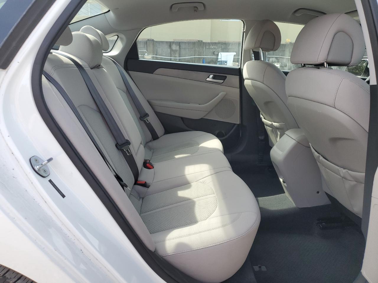 2015 Hyundai Sonata - Image 10
