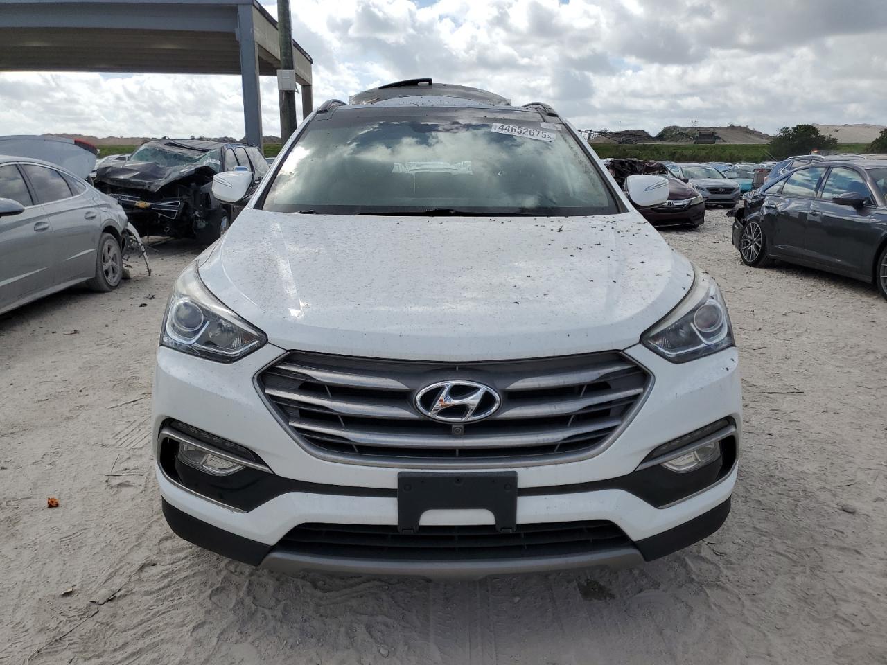 2017 Hyundai Santa Fe - Image 5