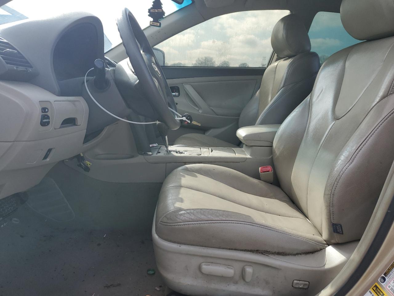2010 Toyota Camry - Image 7