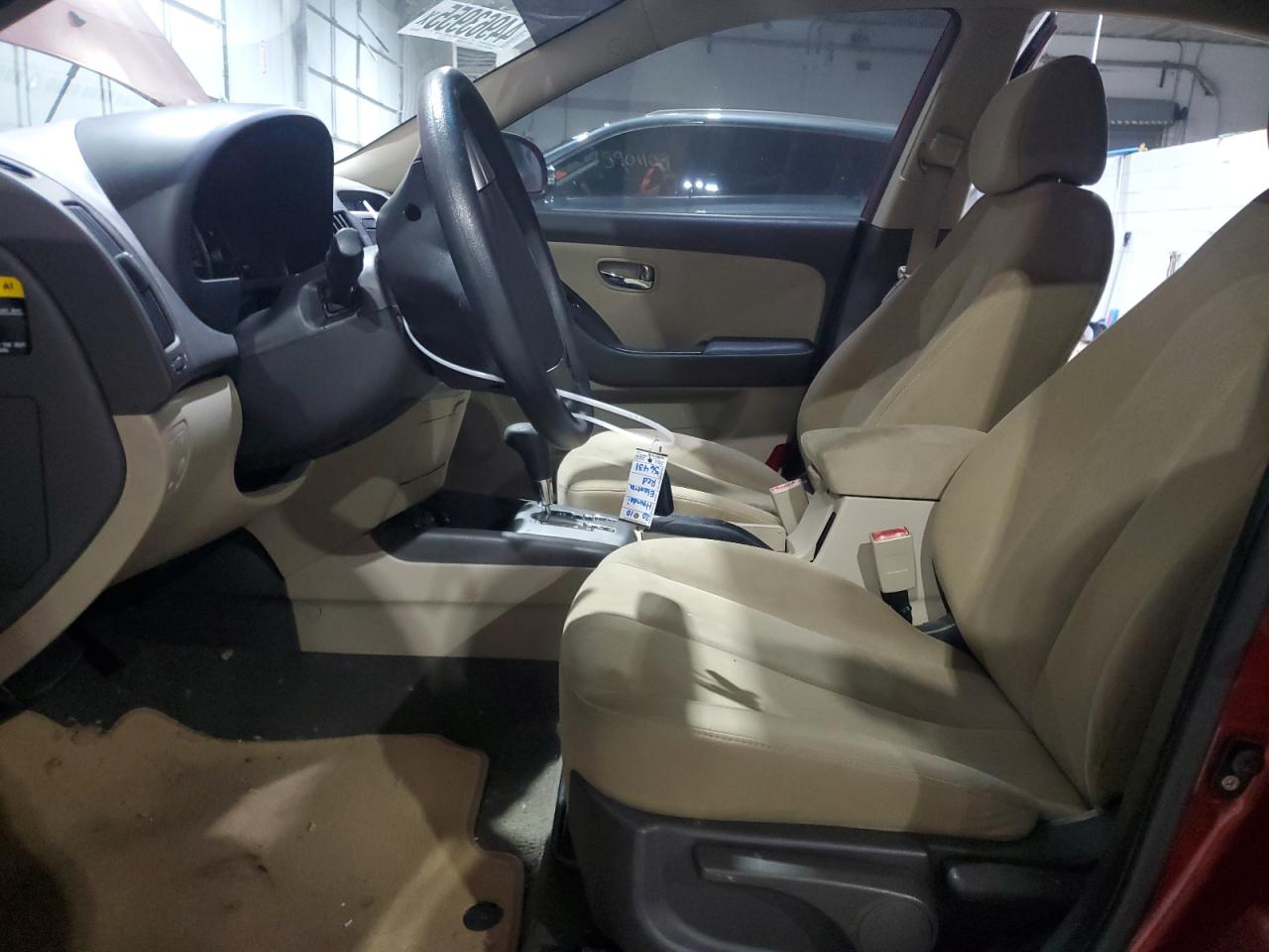 2010 Hyundai Elantra - Image 7