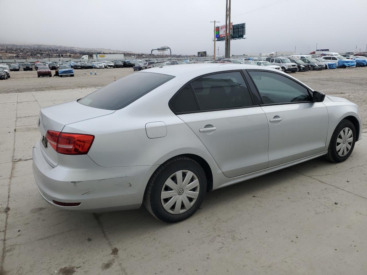 2015 Volkswagen Jetta - Image 3
