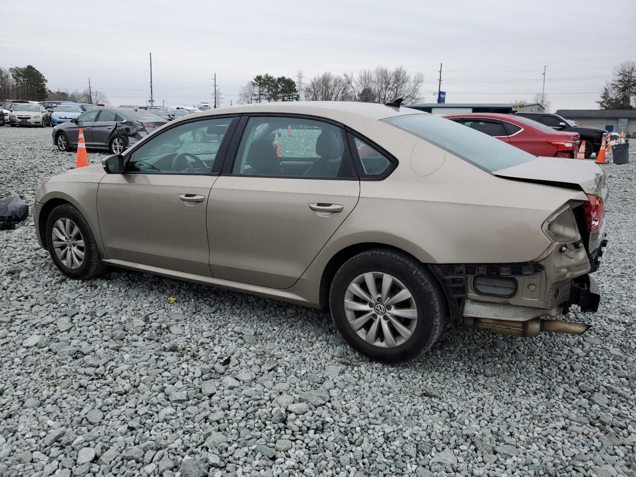 2015 Volkswagen Passat - Image 2