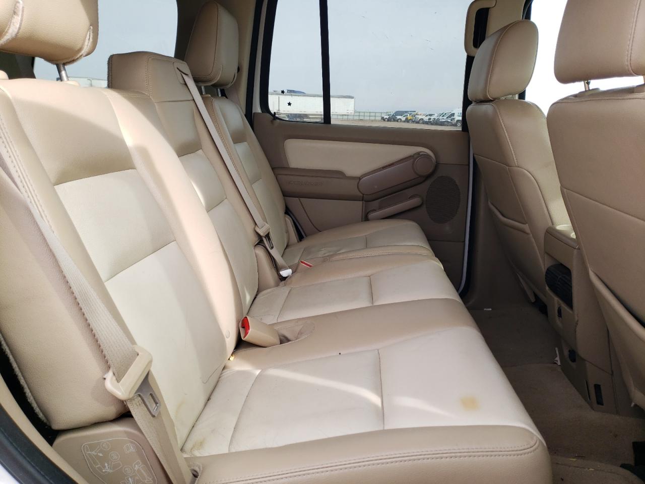 2008 Ford Explorer - Image 11