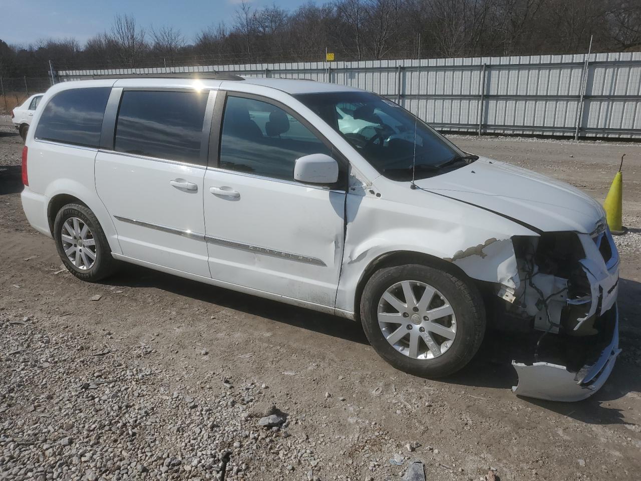 2014 Chrysler Town & Country - Image 4