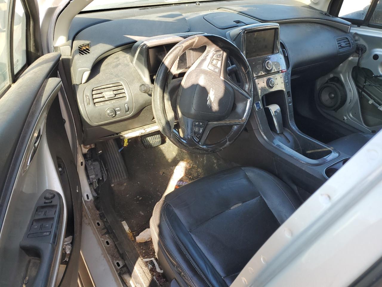 2013 Chevrolet Volt - Image 8