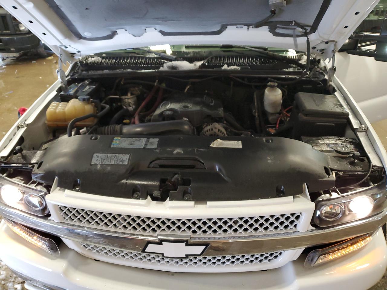 2002 Chevrolet Silverado - Image 11