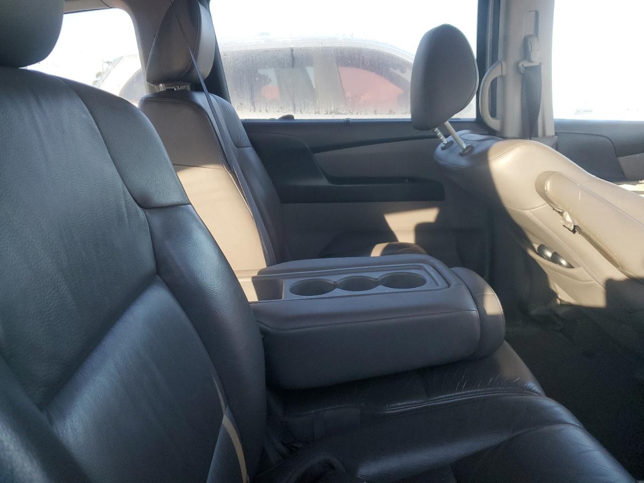 2012 Honda Odyssey - Image 11