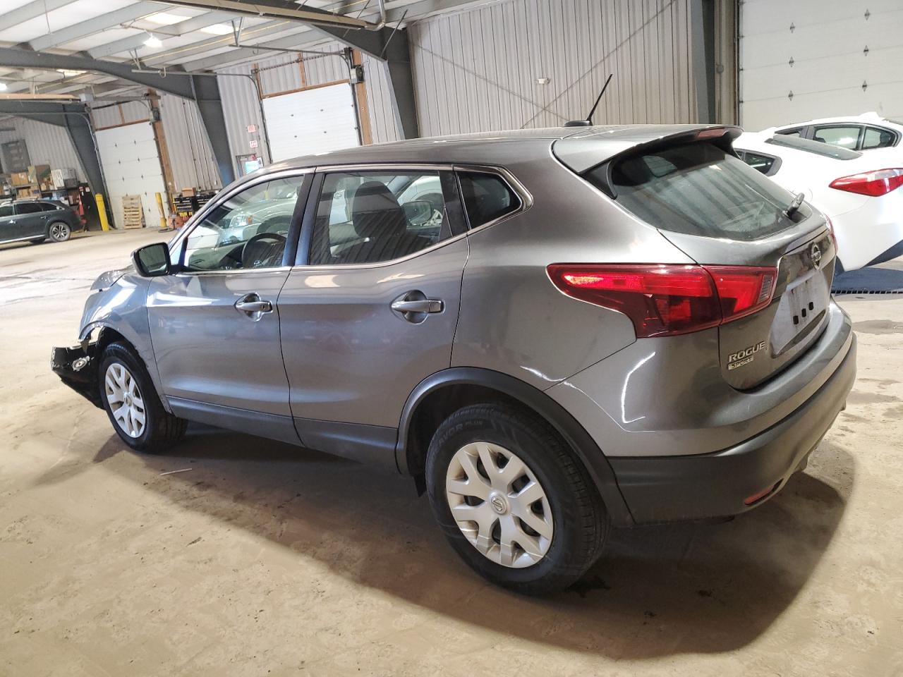 2019 Nissan Rogue - Image 2
