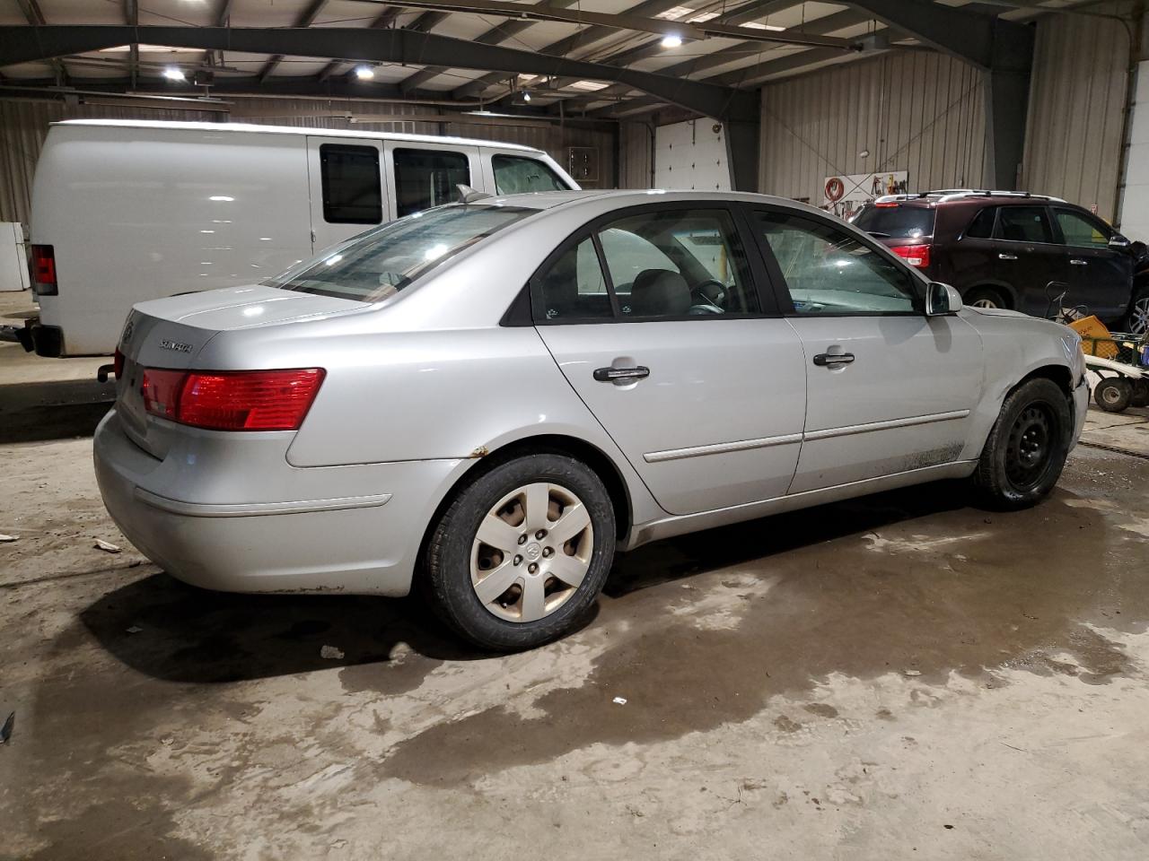 2010 Hyundai Sonata - Image 3