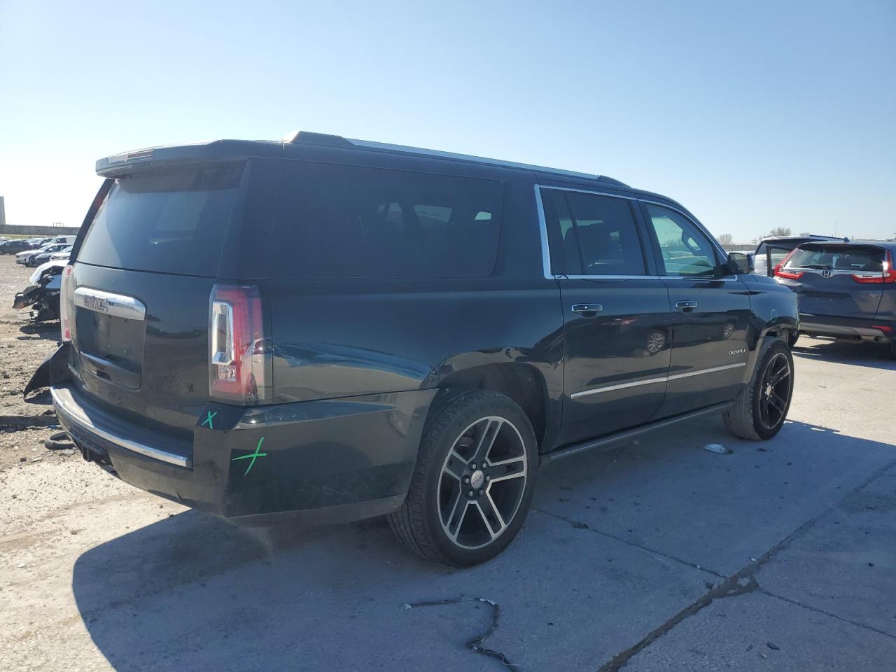 2015 GMC Yukon - Image 3