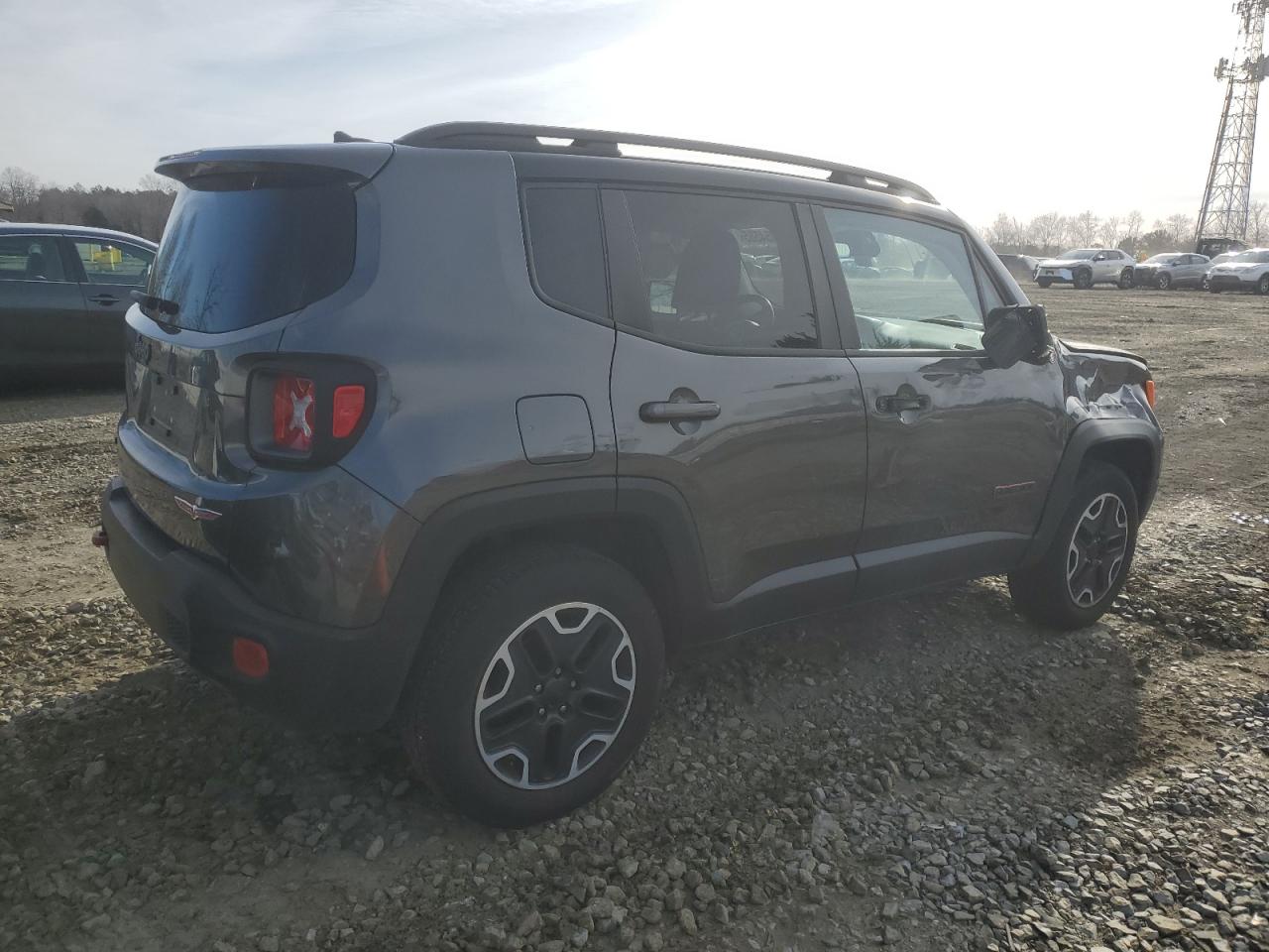 2017 Jeep Renegade - Image 3