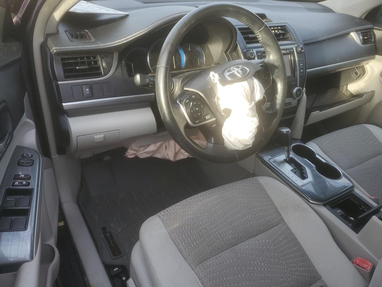 2014 Toyota Camry - Image 8