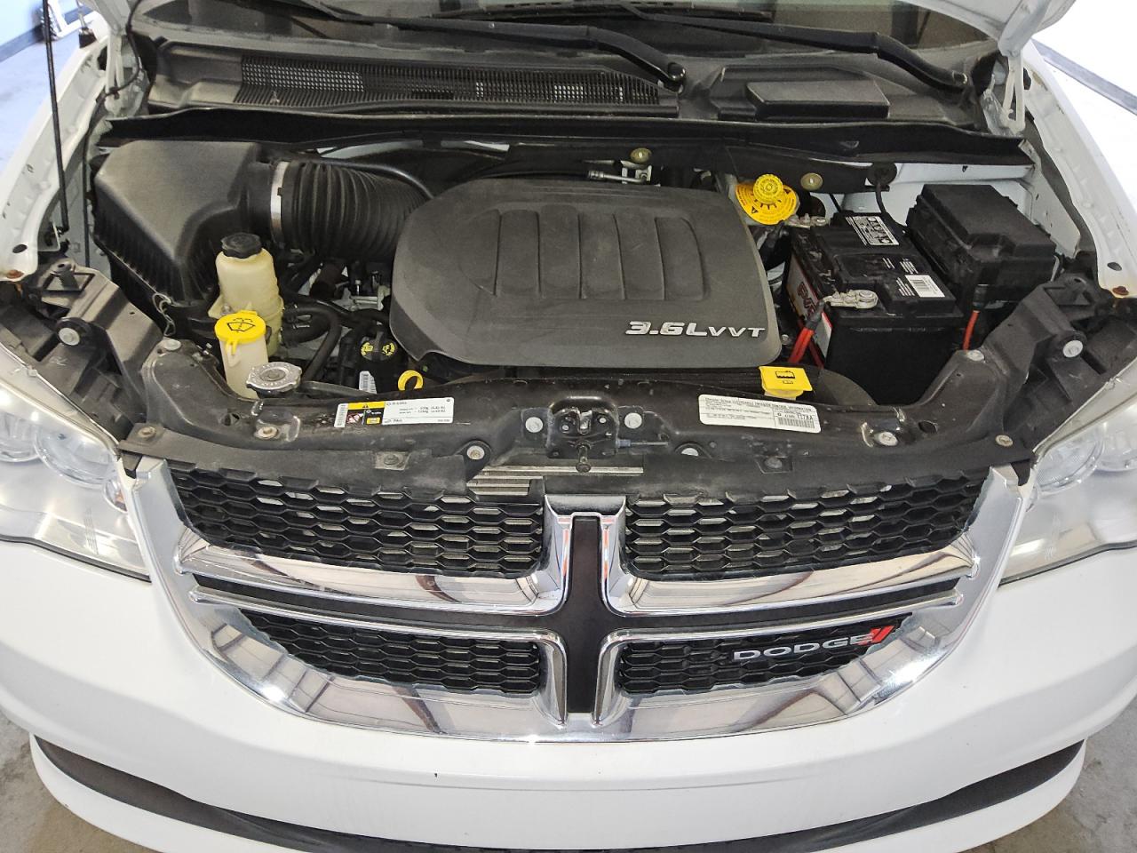 2015 Dodge Caravan - Image 12