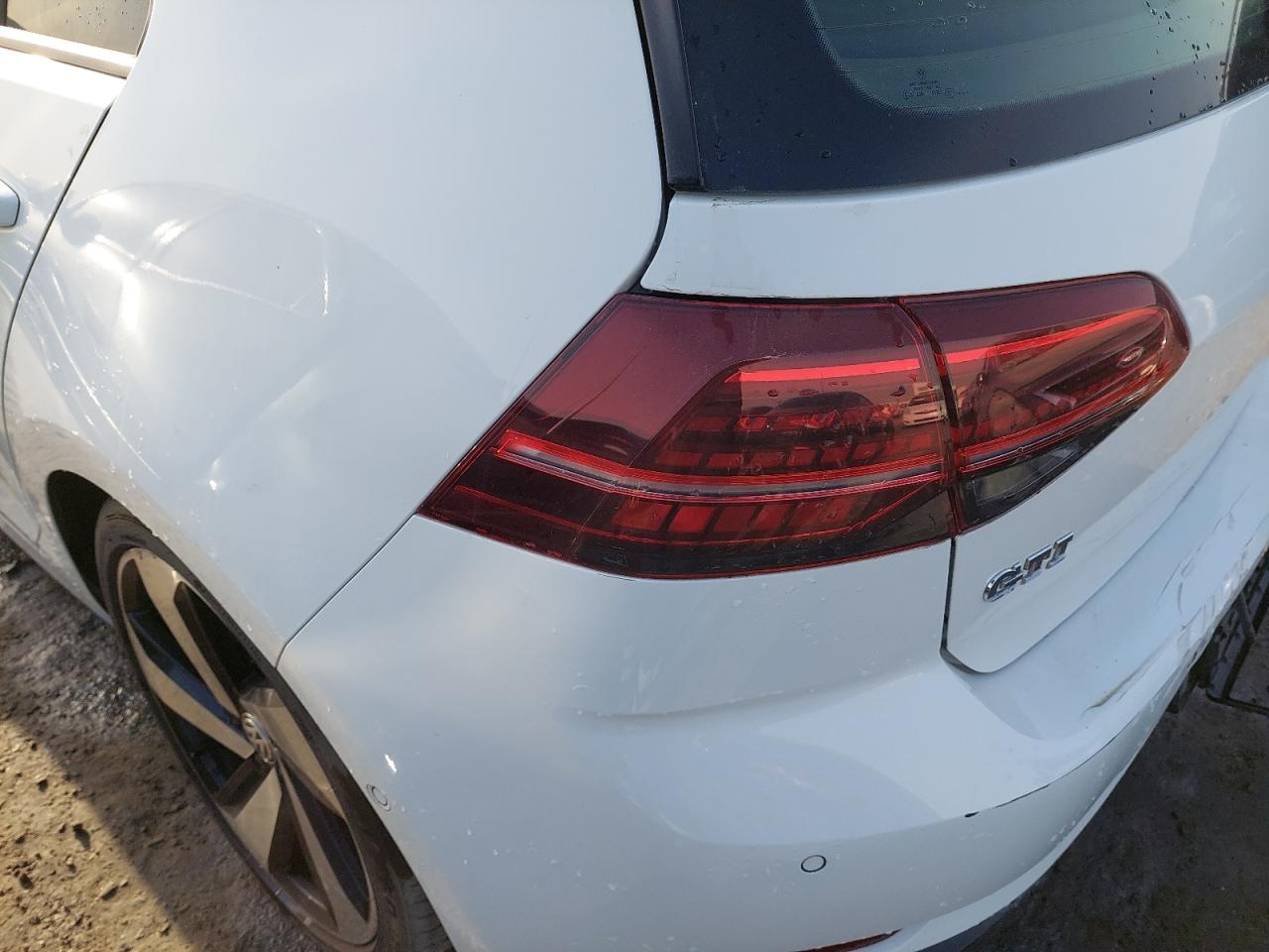 WVWFL2AU6JW077677 - 2018 Volkswagen Golf - #44659065