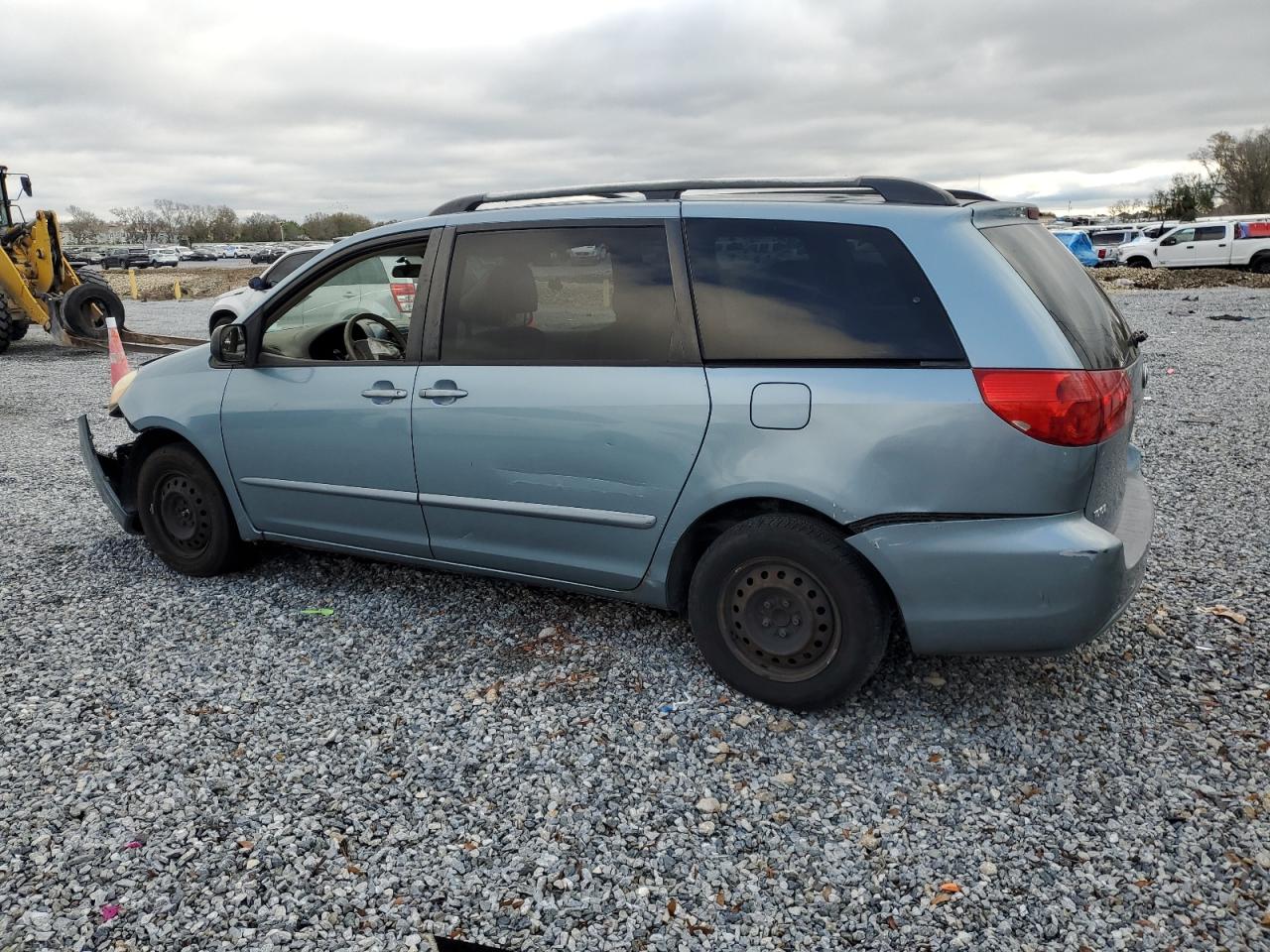 2006 Toyota Sienna - Image 2