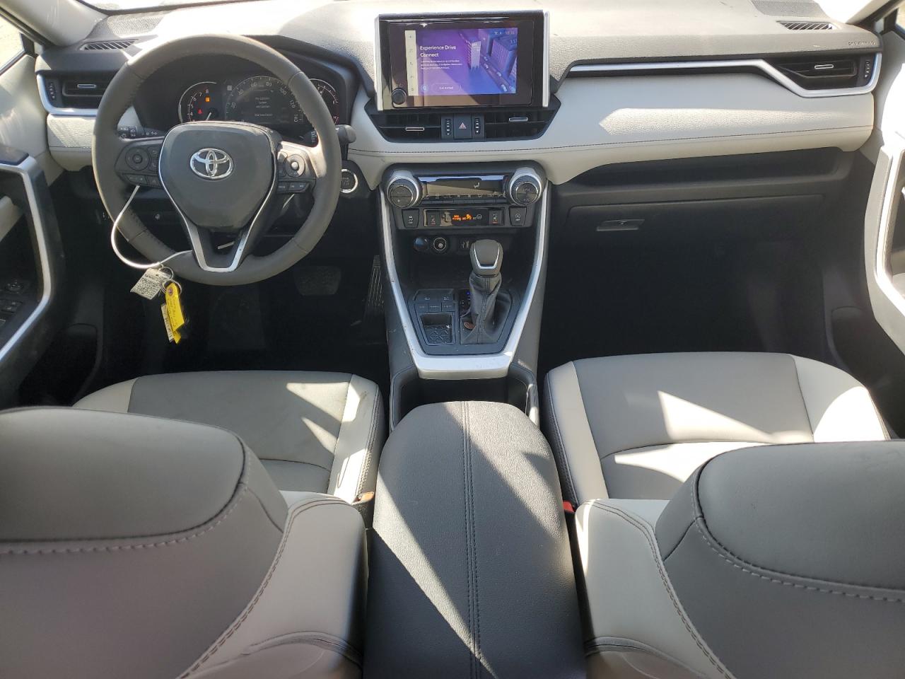 2024 Toyota RAV 4 - Image 8