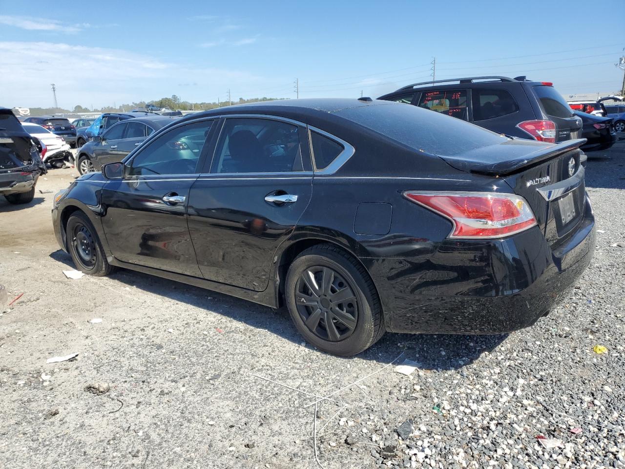 2015 Nissan Altima - Image 2