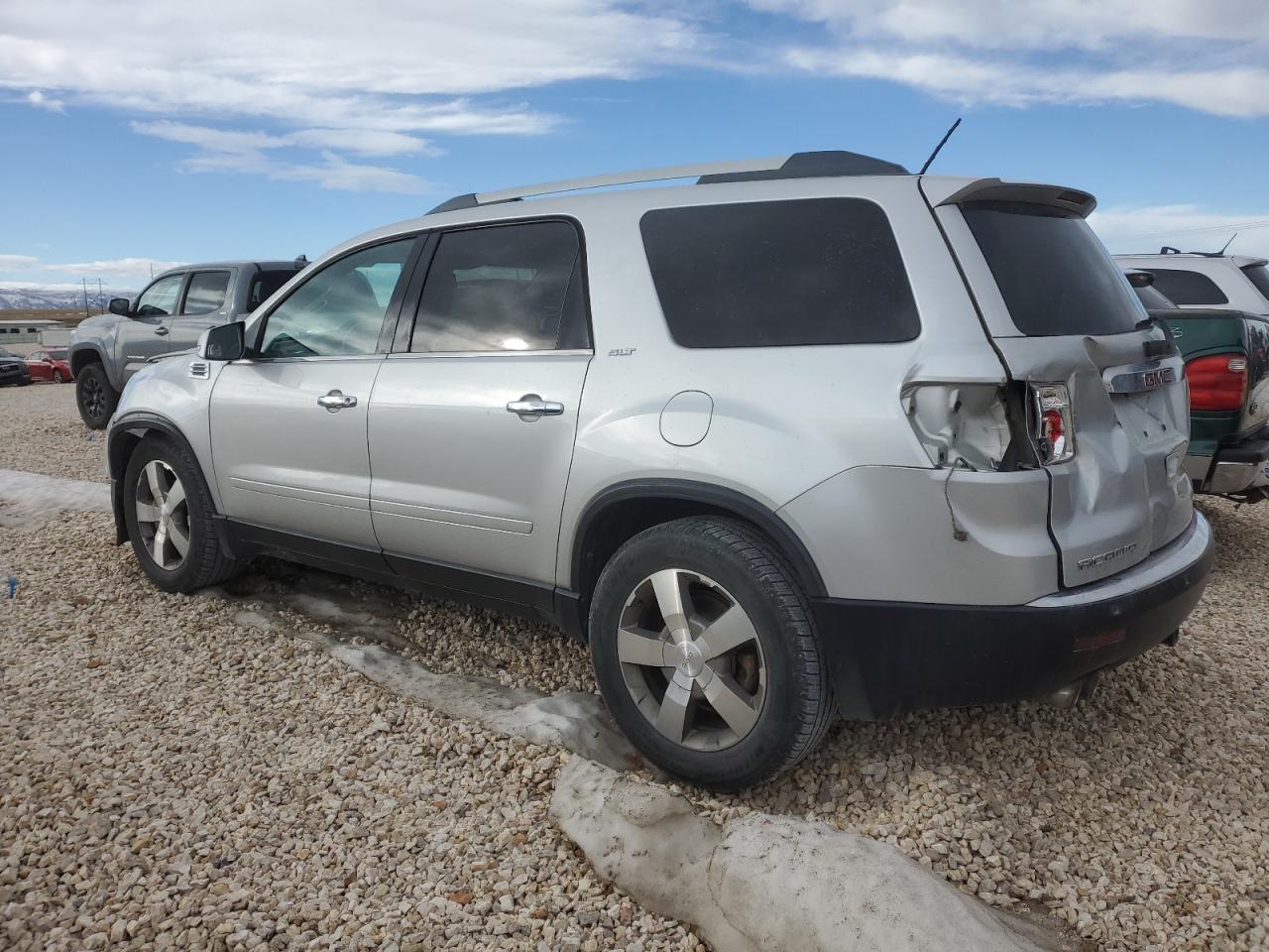 2010 GMC Acadia - Image 2