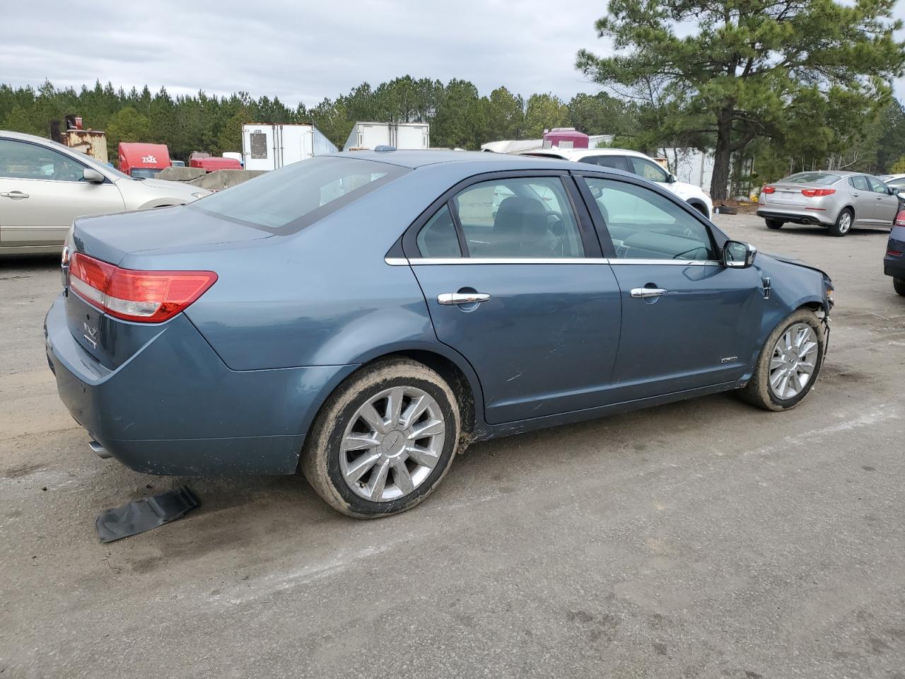 2011 Lincoln MKZ - Image 3