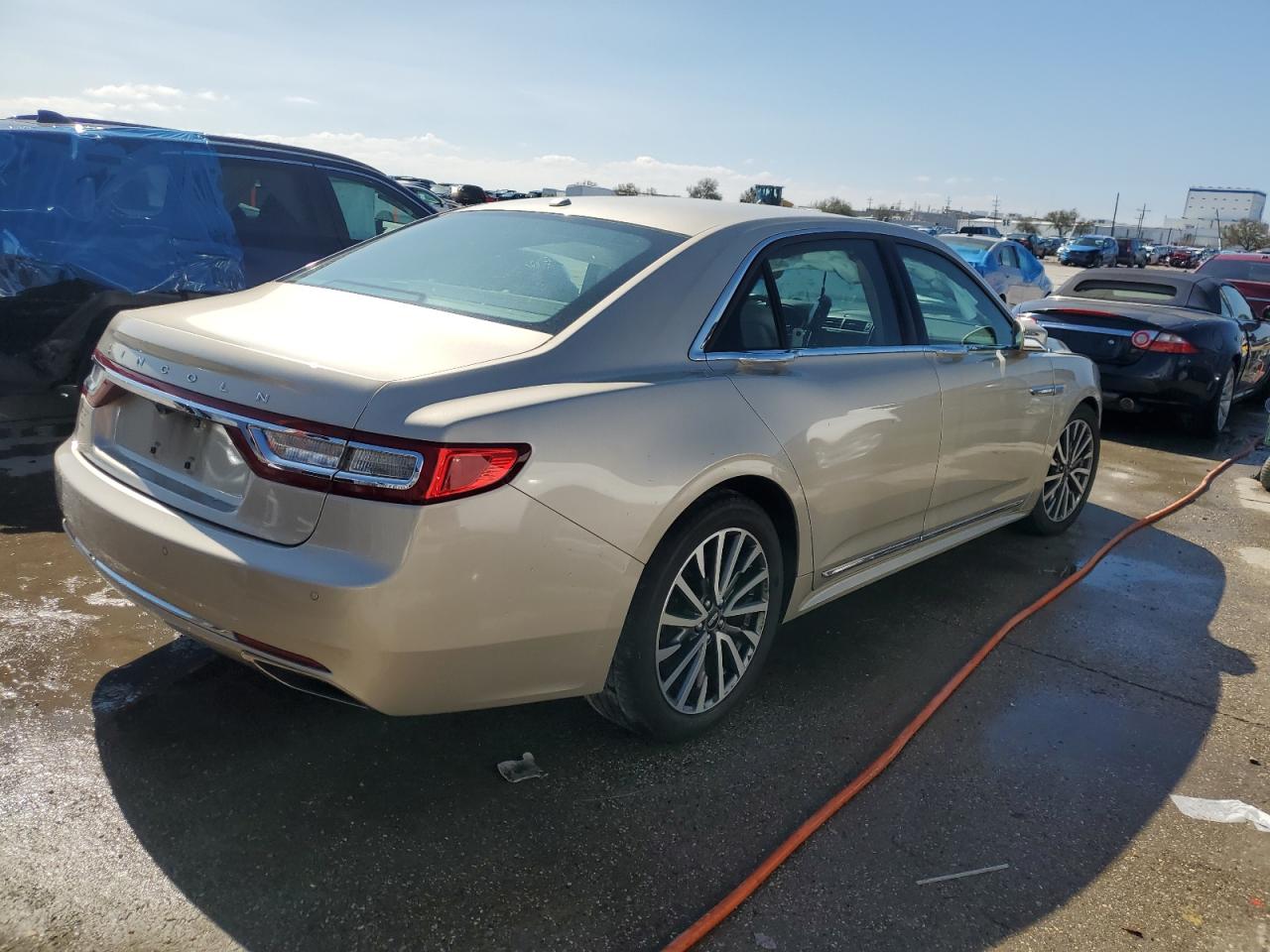 2017 Lincoln Continental - Image 3