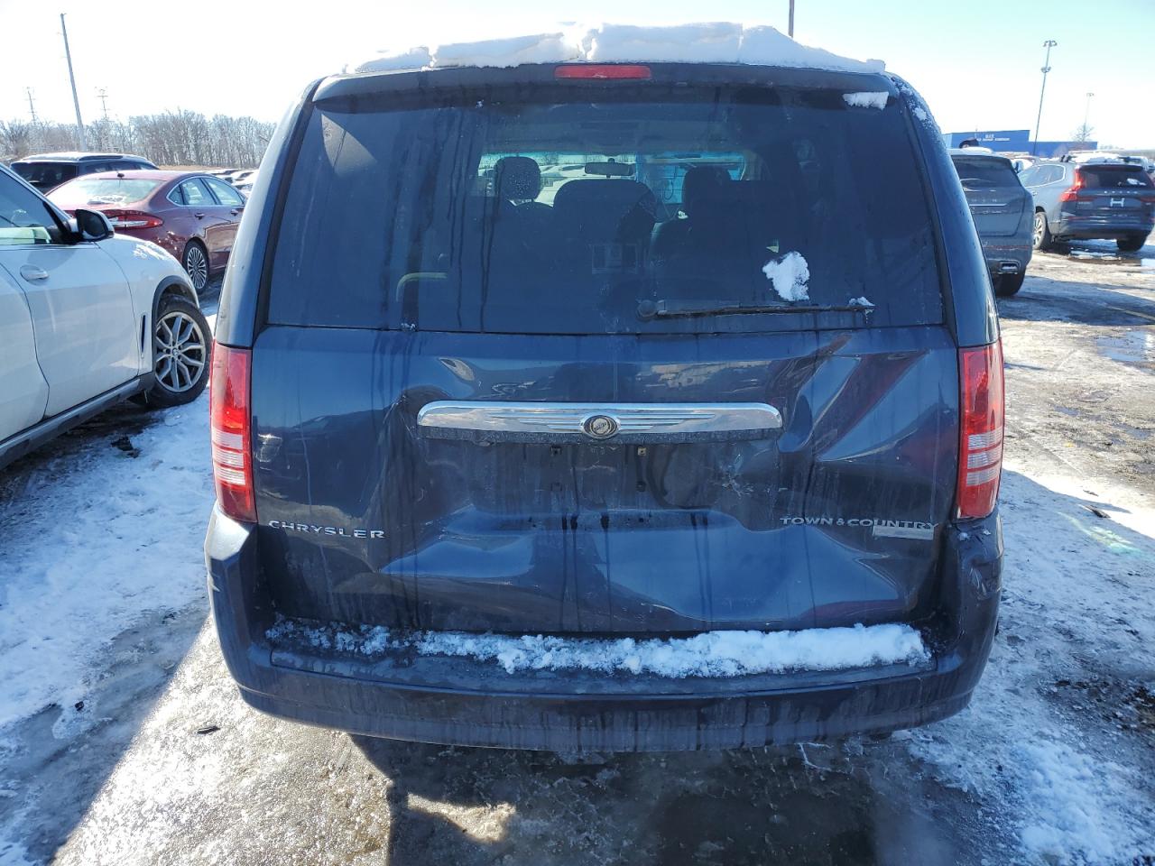 2009 Chrysler Town & Country - Image 6