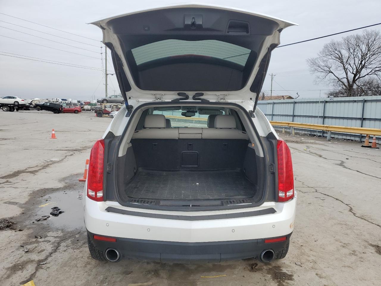 2015 Cadillac SRX - Image 6