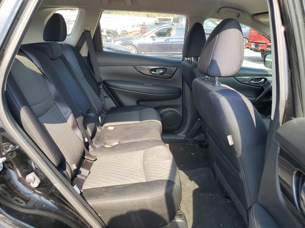 2017 Nissan Rogue - Image 10