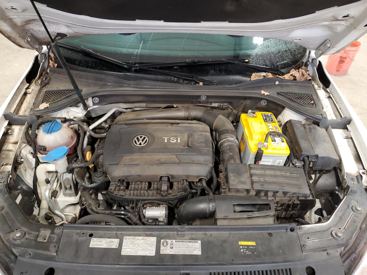 2015 Volkswagen Passat - Image 11