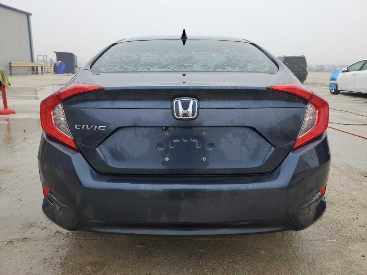 2018 Honda Civic - Image 6